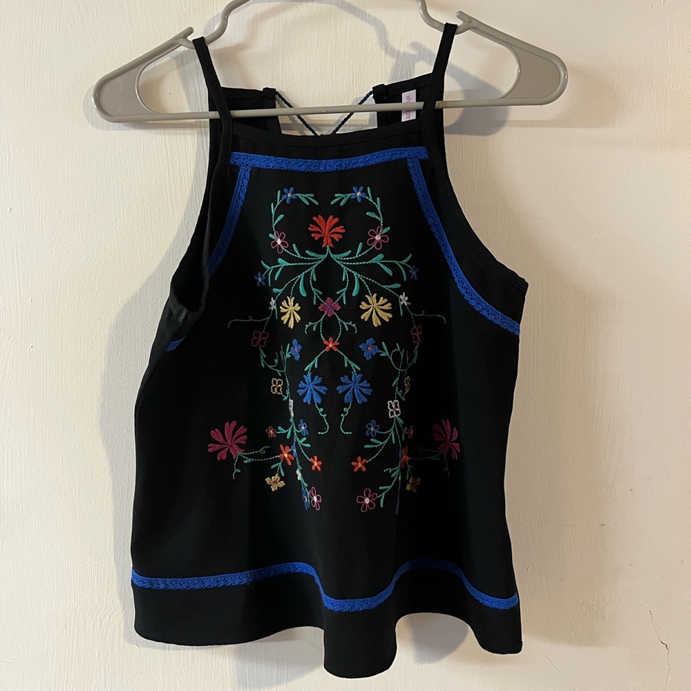 Black tank top!